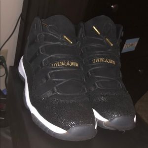 Black And Gold 11’s